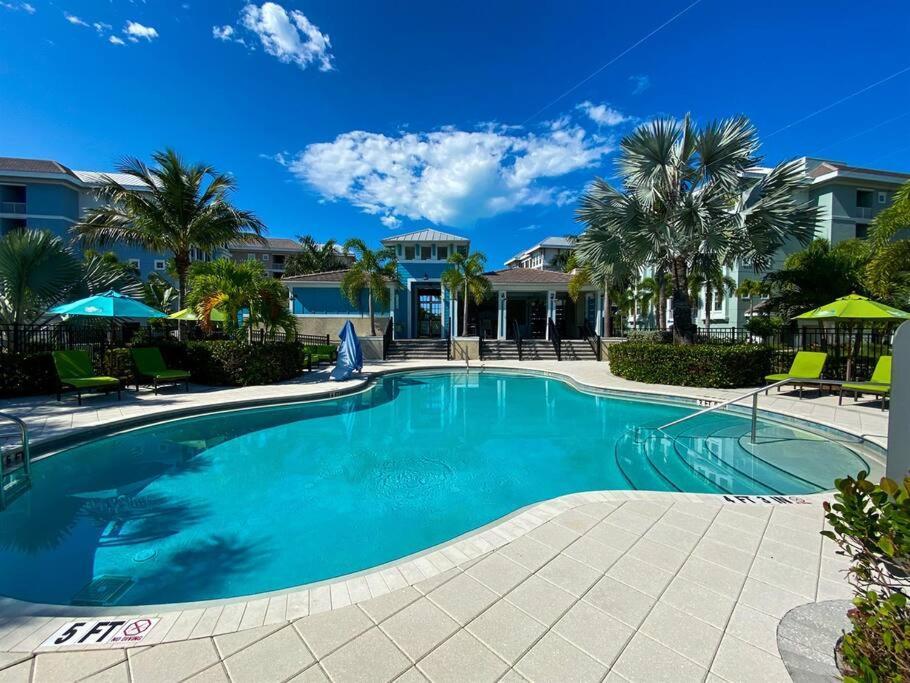 Seas The Day By Coastal Chic Vacations Apartment Bradenton Exterior photo