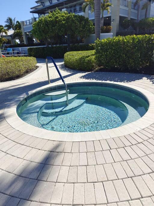 Seas The Day By Coastal Chic Vacations Apartment Bradenton Exterior photo